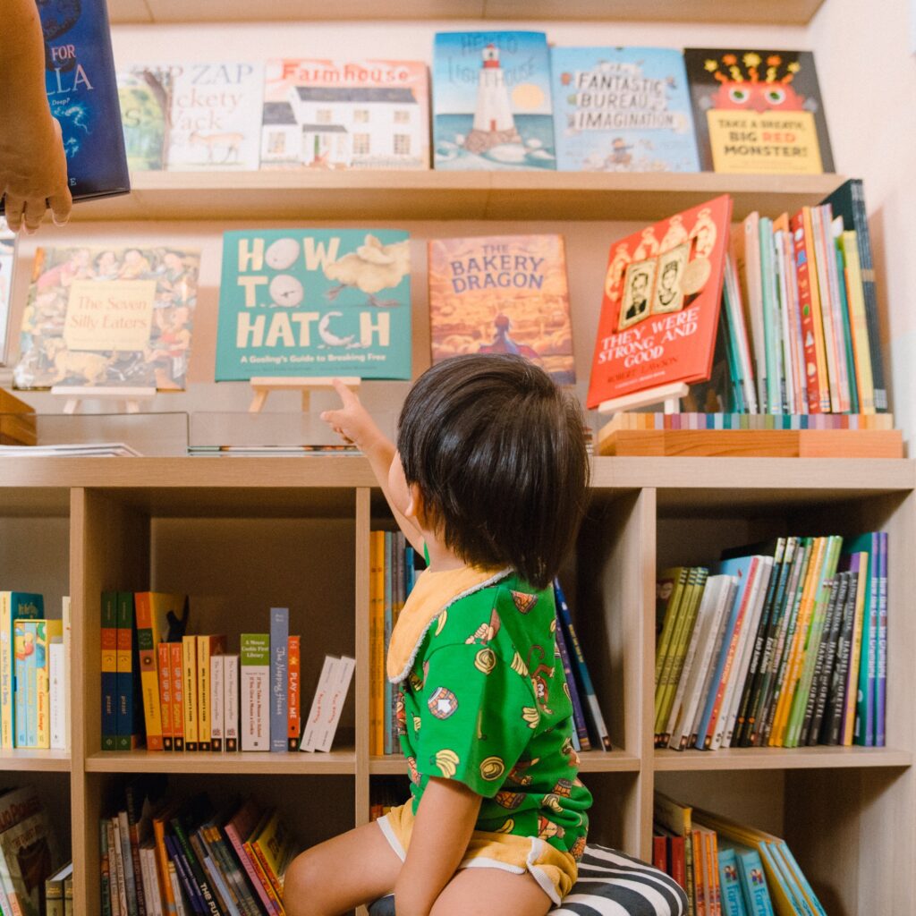 Keg minumain kid bookshelf